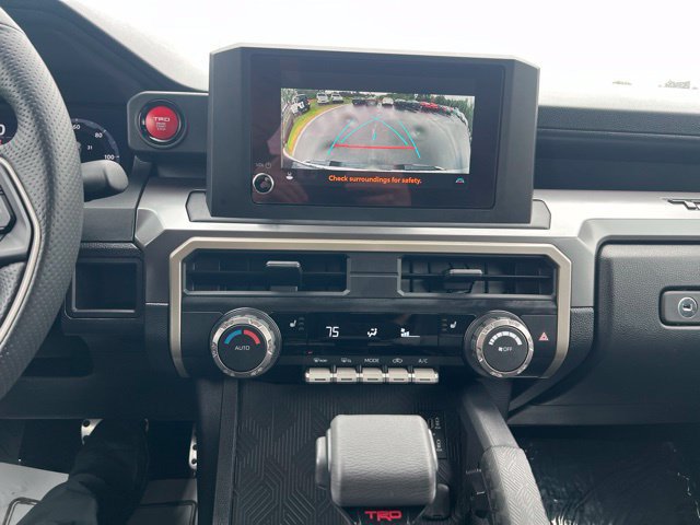 Used 2025 Toyota Tacoma TRD Sport AWD/4WD image 32