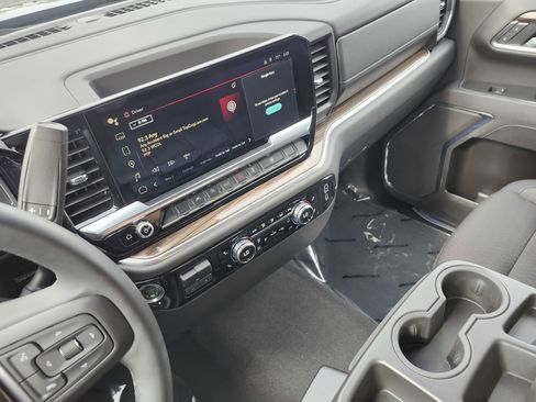 Used 2025 GMC Sierra 1500 Elevation image 35