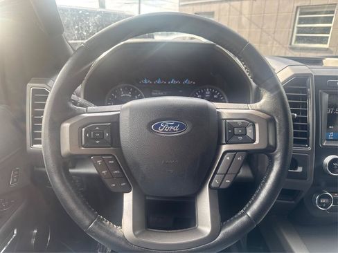Used 2019 Ford Expedition XLT RWD image 15