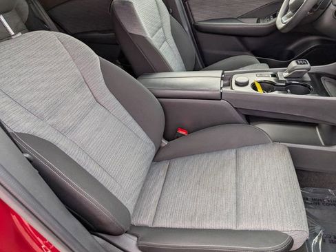 Used 2023 Nissan Rogue SV image 4