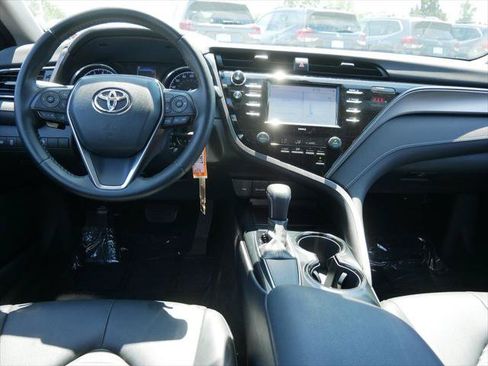 Certified 2020 Toyota Camry SE FWD image 13
