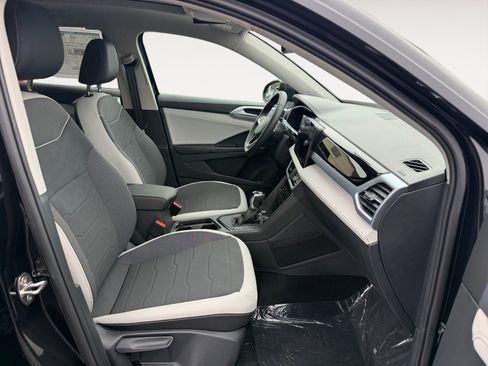 New 2026 Volkswagen Taos SE image 19