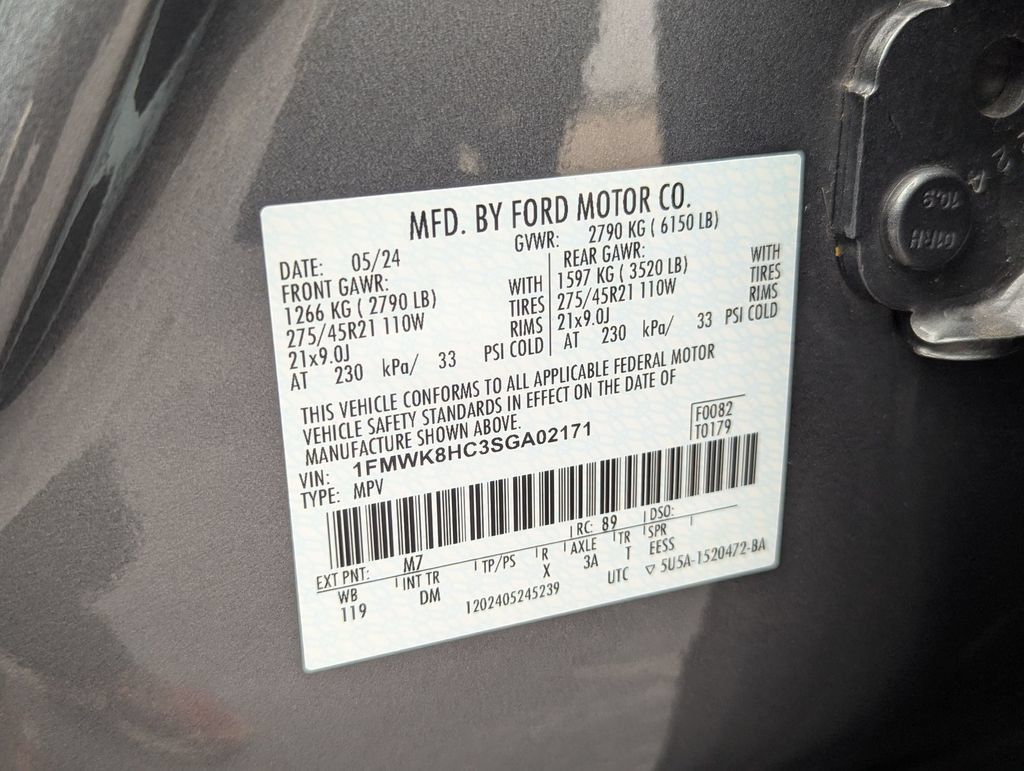 Used 2025 Ford Explorer Platinum w/ Ultimate Package AWD/4WD image 31