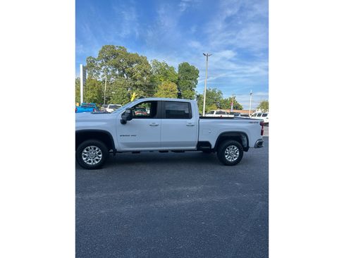 Used 2022 Chevrolet Silverado 2500 LT AWD/4WD image 7