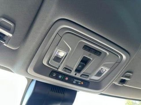 Used 2024 GMC Sierra 2500 Denali image 27