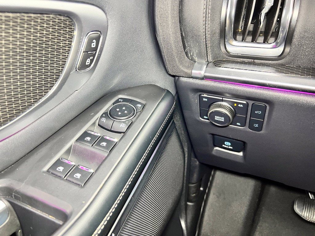 Used 2025 Ford Expedition Platinum w/ Stealth Performance Package AWD/4WD image 27