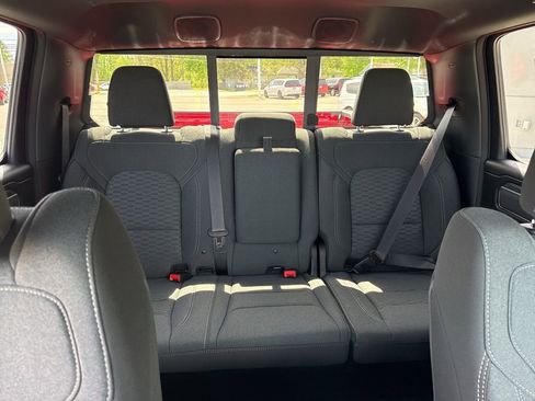 New 2026 RAM 1500 4x4 Crew Cab image 36