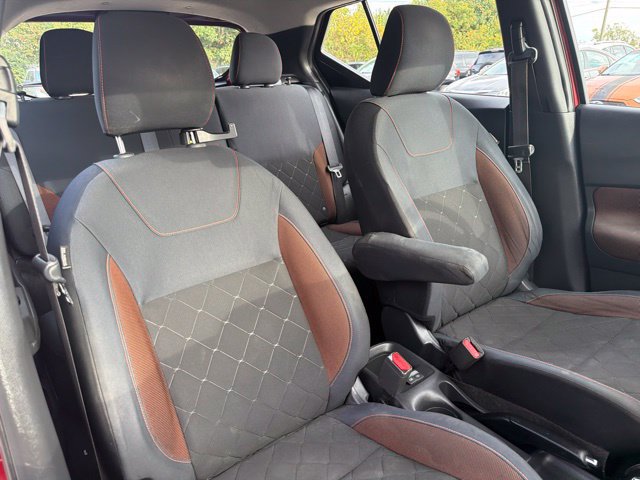 Used 2018 Nissan Kicks SR w/ Exterior Package FWD image 29