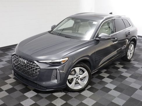 Used 2025 Audi Q5 Prestige AWD/4WD image 2