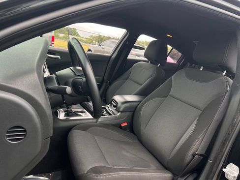 Used 2017 Dodge Charger SE w/ Popular Equipment Group RWD image 12