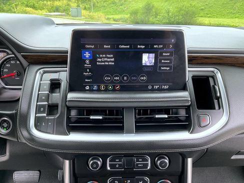 Used 2021 Chevrolet Suburban Premier w/ Premium Package AWD/4WD image 13