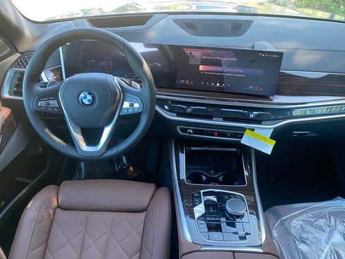 New 2026 BMW X5 xDrive50e w/ Climate Comfort Package AWD/4WD image 9