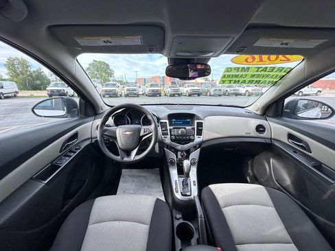 Used 2016 Chevrolet Cruze LS FWD image 12