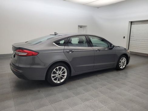 Used 2019 Ford Fusion SE FWD image 10