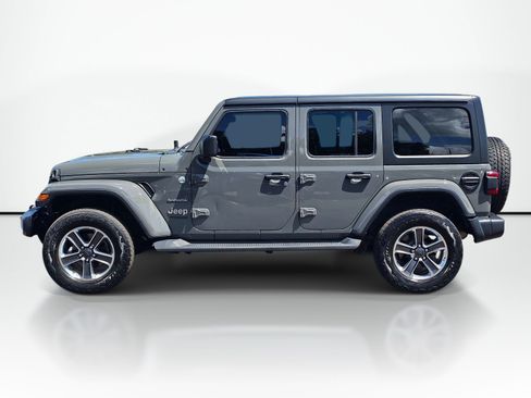 Used 2020 Jeep Wrangler Unlimited Sahara w/ LED Lighting Group AWD/4WD image 14
