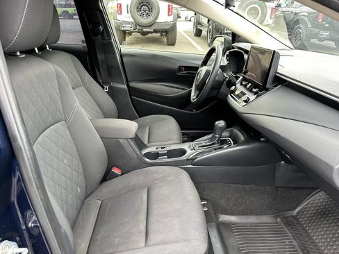 Used 2025 Toyota Corolla LE w/ LE Premium Package FWD image 17