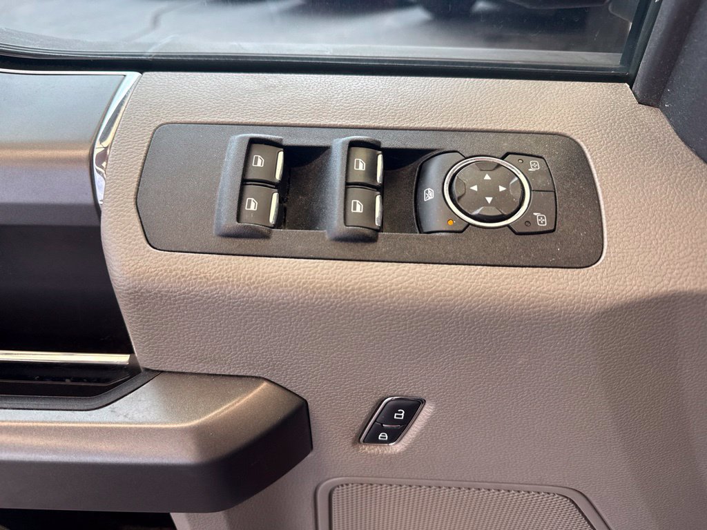 Used 2019 Ford F150 XLT w/ Equipment Group 302A Luxury AWD/4WD image 14