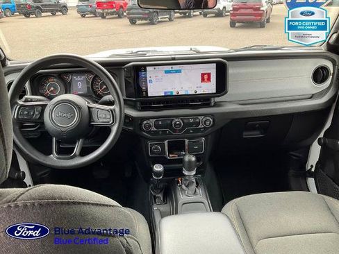Used 2024 Jeep Wrangler Unlimited Sport AWD/4WD image 3