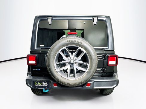 Used 2024 Jeep Wrangler Unlimited AWD/4WD image 7