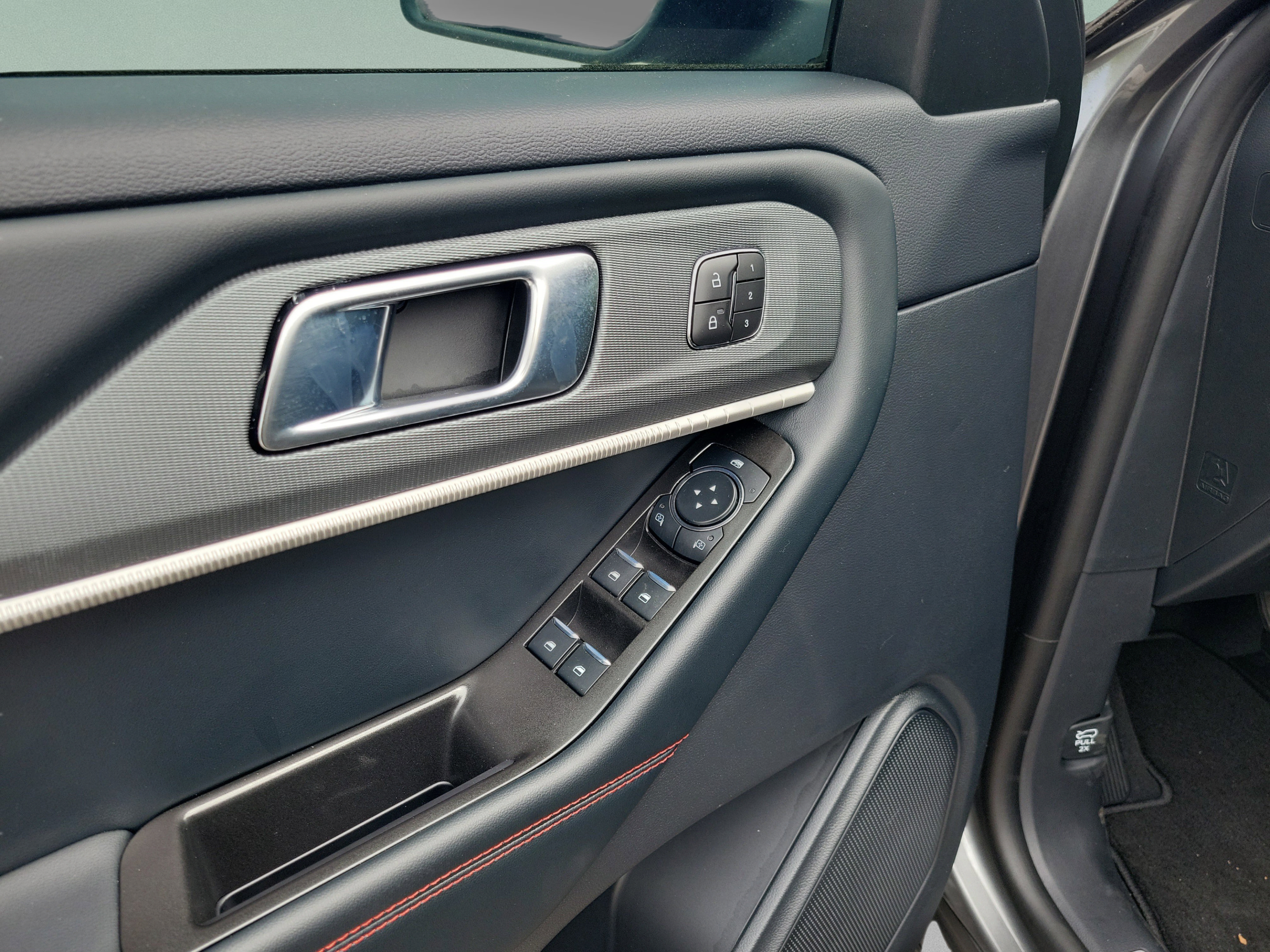 New 2026 Ford Explorer ST-Line w/ ST-Line Street Pack RWD image 6