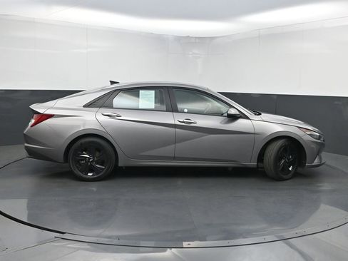 Used 2023 Hyundai Elantra Blue FWD image 40