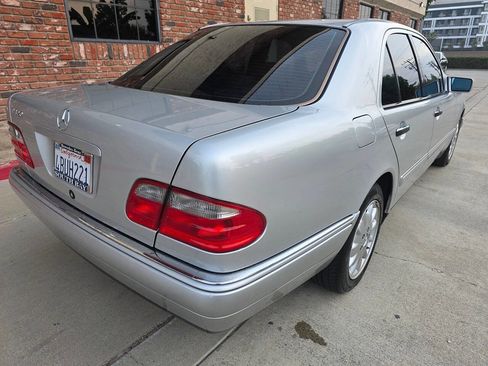 Used 1998 Mercedes-Benz E 320 Sedan image 6