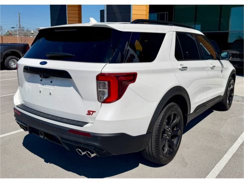 Used 2024 Ford Explorer ST w/ Equipment Group 401A image 2