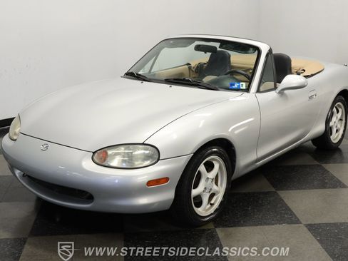 Used 1999 MAZDA MX-5 Miata image 17