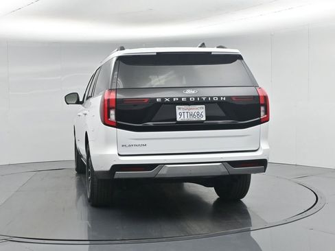Used 2025 Ford Expedition Platinum AWD/4WD image 31