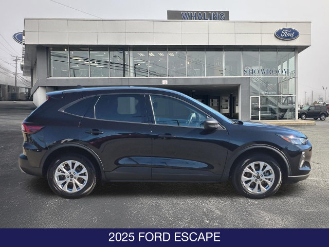 Used 2025 Ford Escape Active FWD image 9