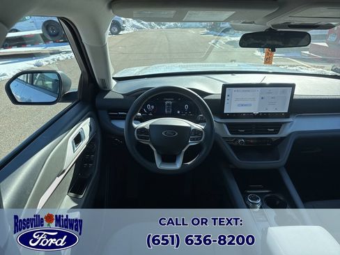 Used 2025 Ford Explorer Active AWD/4WD image 11