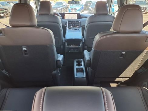 New 2025 Nissan Armada SL w/ Captain's Chari Seat Package image 23