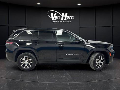 Used 2024 Jeep Grand Cherokee Limited image 2