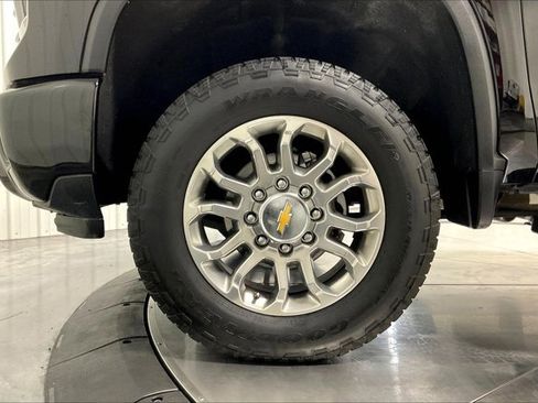 Used 2025 Chevrolet Silverado 2500 LTZ w/ Z71 Chrome Sport Edition AWD/4WD image 9