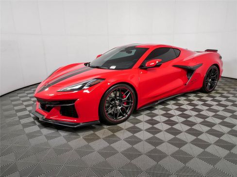 Used 2024 Chevrolet Corvette Z06 RWD image 2
