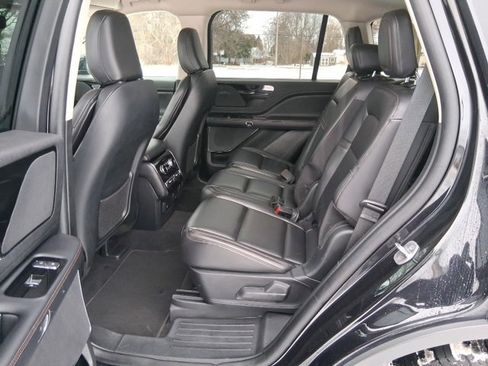 Used 2023 Lincoln Aviator AWD w/ Class IV Trailer Tow Package image 22