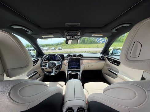 Used 2023 Mercedes-Benz C 300 4MATIC Sedan image 10