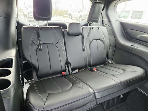 New 2026 Chrysler Pacifica Select image 15