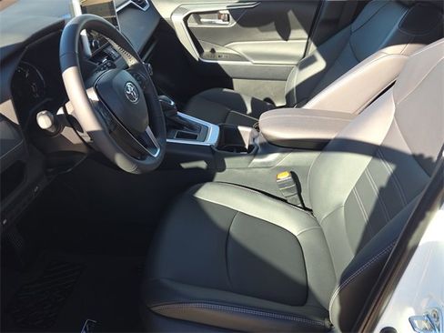 Used 2025 Toyota RAV4 XLE Premium image 19