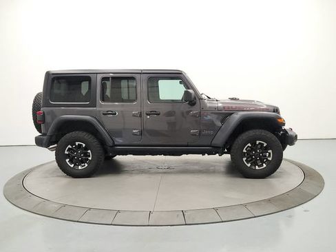 Used 2025 Jeep Wrangler Unlimited Rubicon AWD/4WD image 9