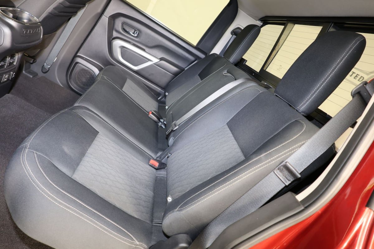 Used 2019 Nissan Titan SV w/ SV Convenience Package AWD/4WD image 11