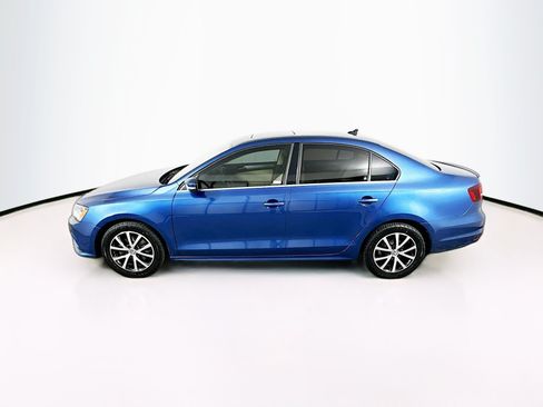 Used 2017 Volkswagen Jetta SE FWD image 4