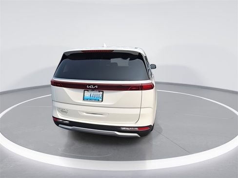 Used 2024 Kia Carnival LX image 8