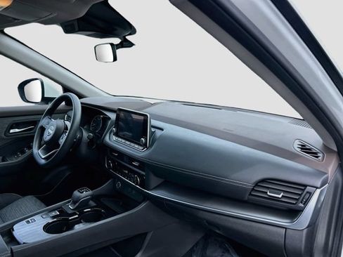 Certified 2023 Nissan Rogue SV FWD image 22
