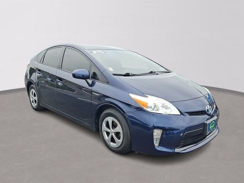 Used 2015 Toyota Prius Three FWD image 3