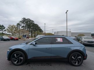 Used 2025 Hyundai Ioniq 5 SEL video 2