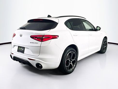 Used 2022 Alfa Romeo Stelvio Veloce image 9