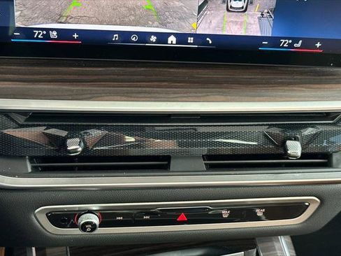 Used 2024 BMW X7 xDrive40i w/ M Sport Package image 21