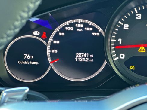 Certified 2023 Porsche Cayenne AWD/4WD image 29