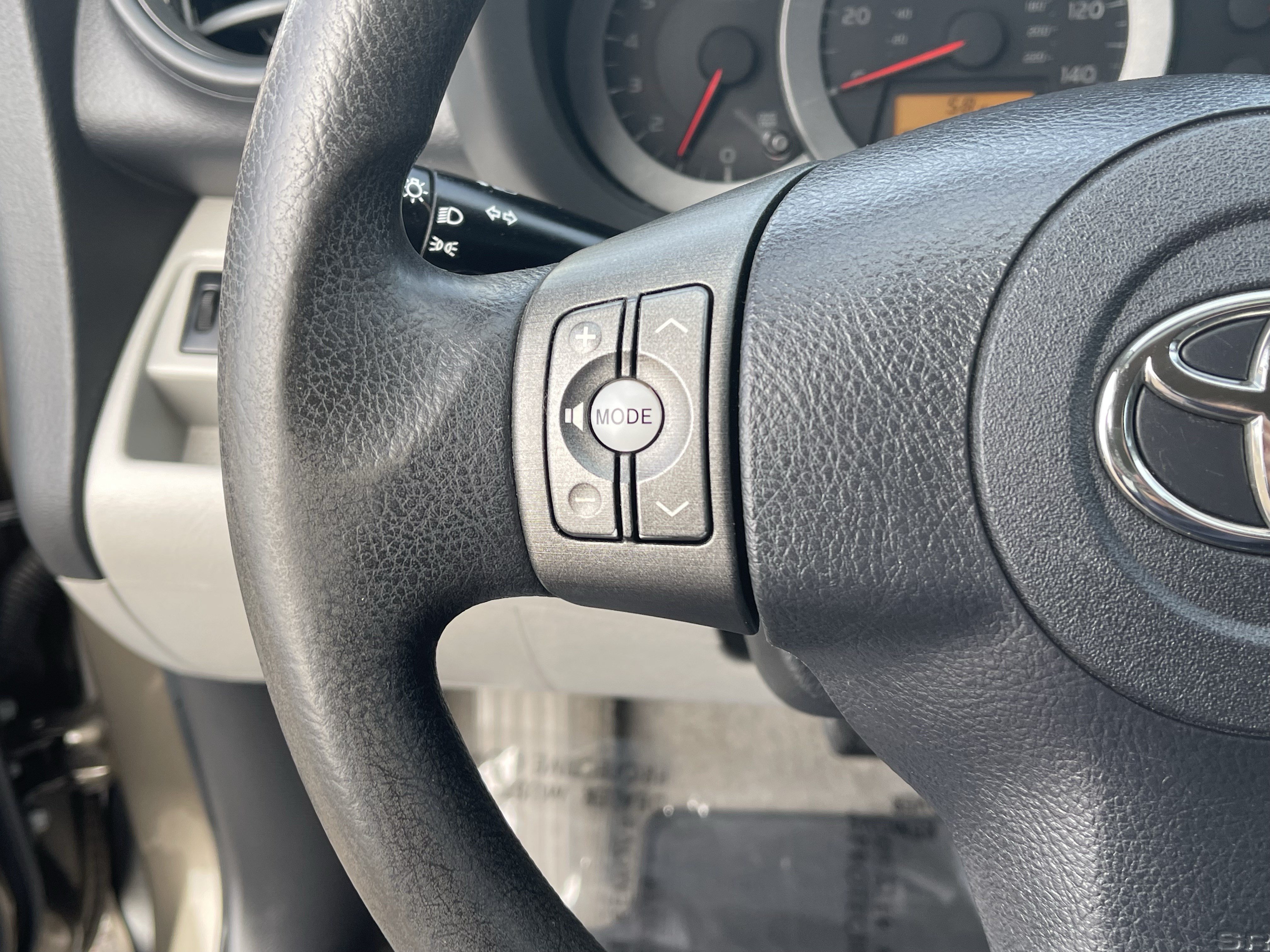 Used 2012 Toyota RAV4 4WD w/ Value Pkg image 19